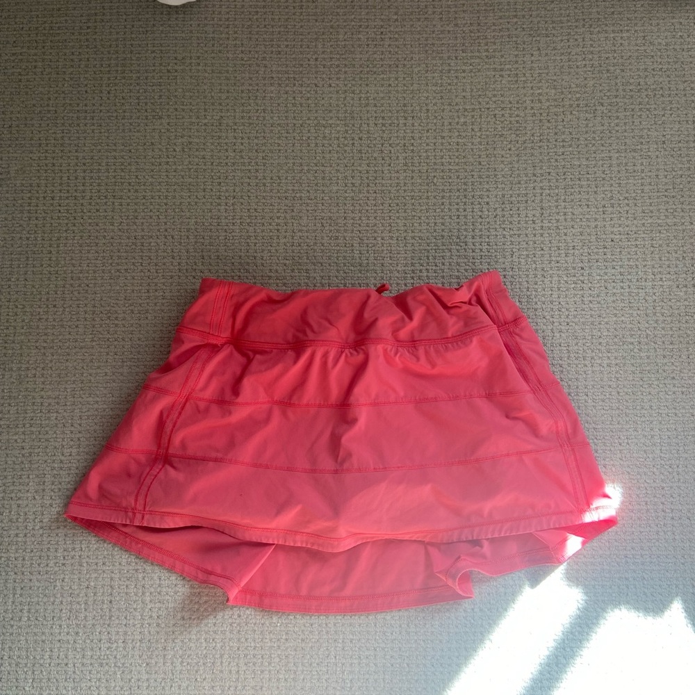 Lululemon skirt pace rival skirt